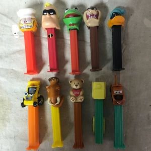 PEZ dispenser collectibles (10pcs)